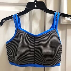 NWT Natori High Impact Sports Bra. Size 34DDD